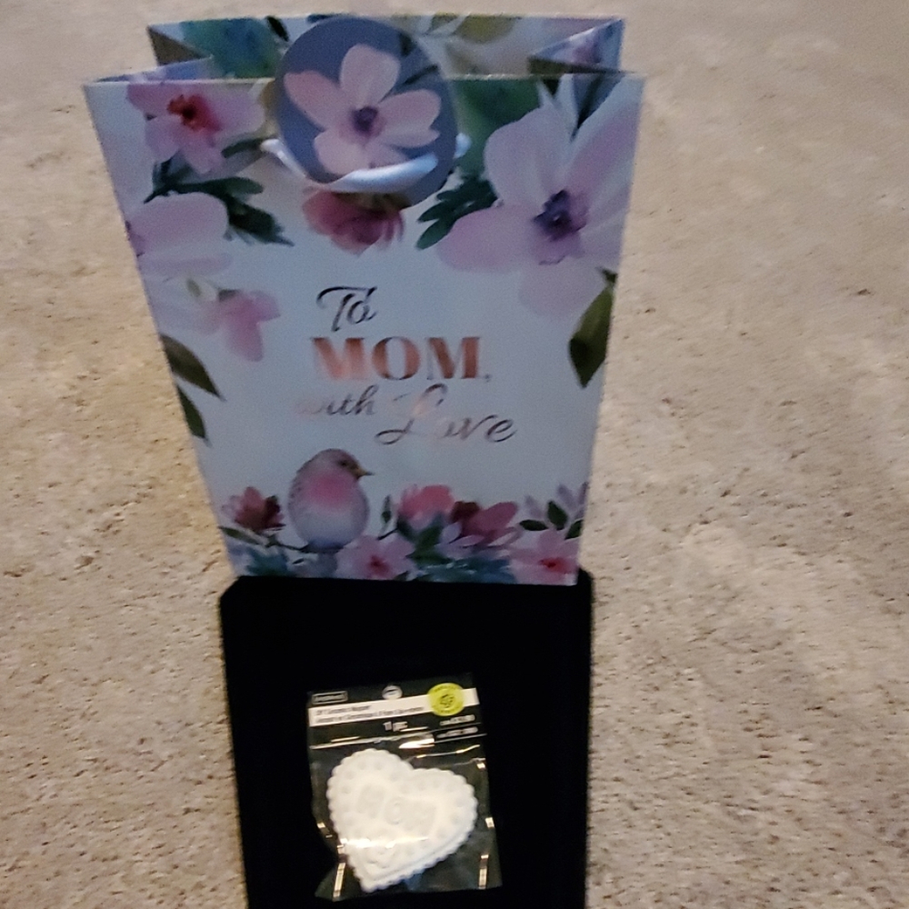 FUN FILLED MYSTERY GIFT BAG FOR MOM